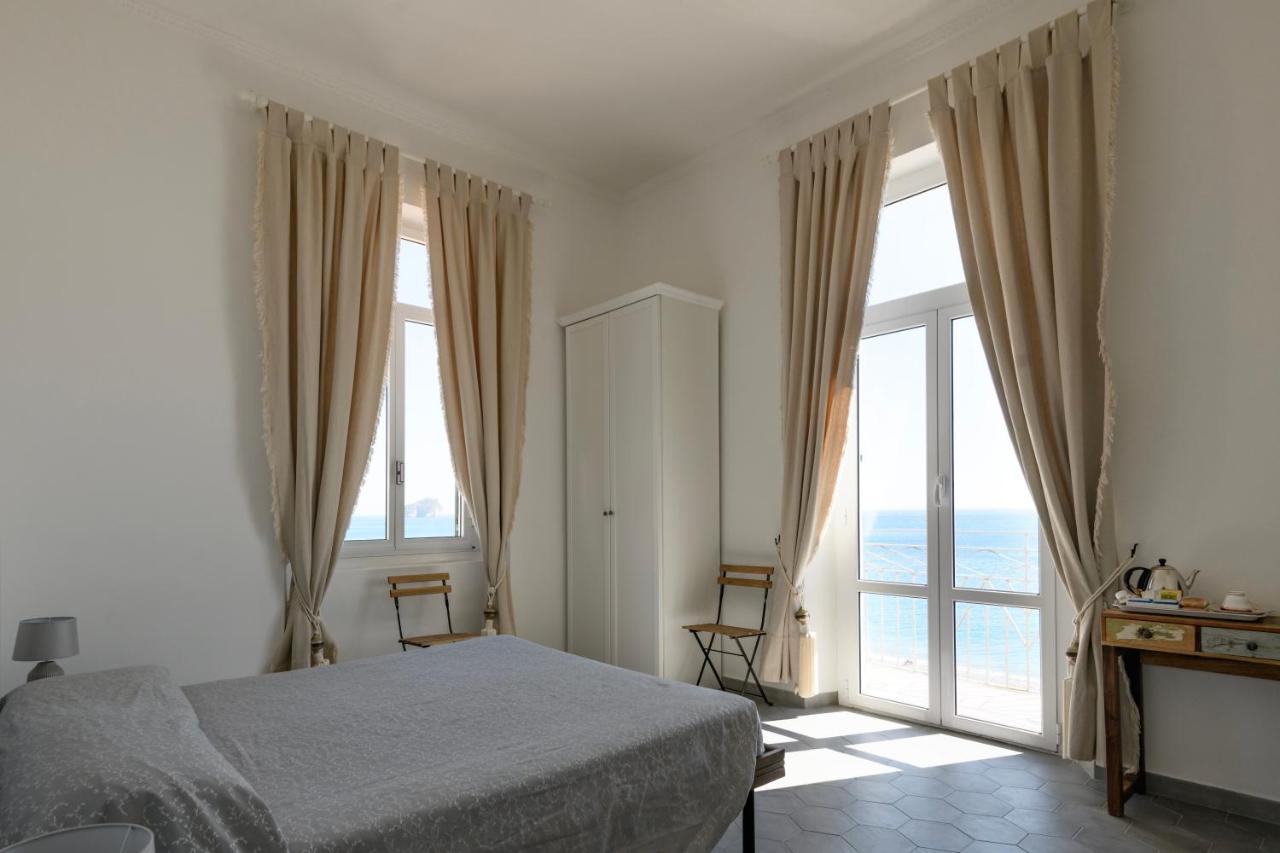 Hotel Miramare 스포토르노 외부 사진