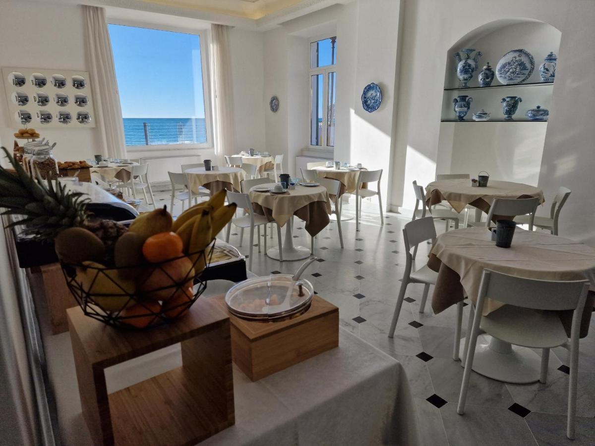 Hotel Miramare 스포토르노 외부 사진